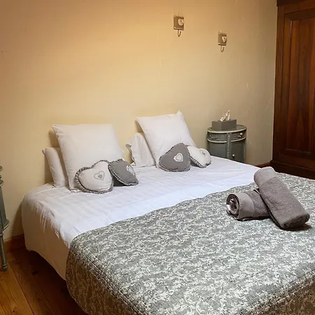 Maison D'emmannaelle Bed and Breakfast 4*