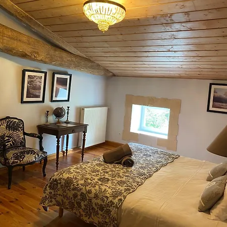 Maison D'emmannaelle Bed and Breakfast 4*